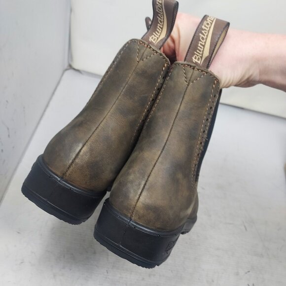 Blundstone WOMENS Chelsea Rustic Brown Tall Boot - Picture 5 of 8